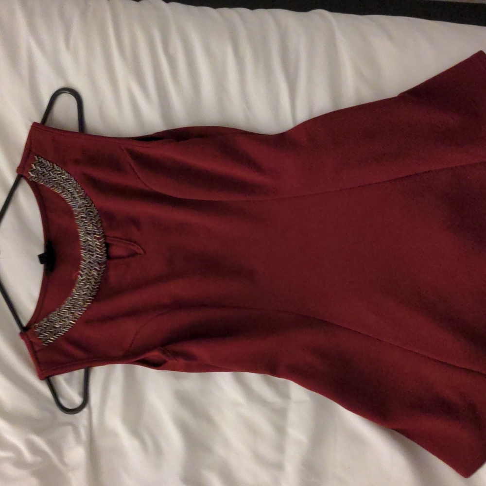 Burgundy dressy tank top small
